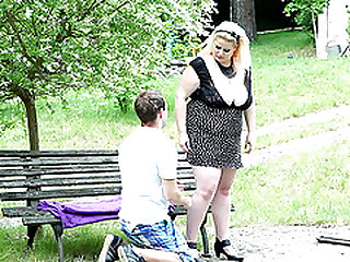Domme is a fat sugar who sits on her dude's face in the park